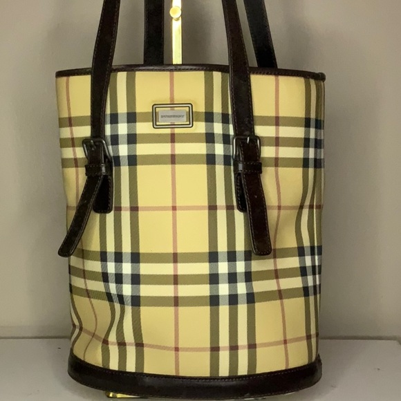 Burberry Nova Check Bucket Bag Tote in Coated Canvas (9.5" x 11") - Picture 2 of 14